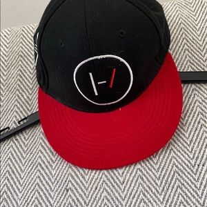 Nice hat(21 Piolets). Flat bill